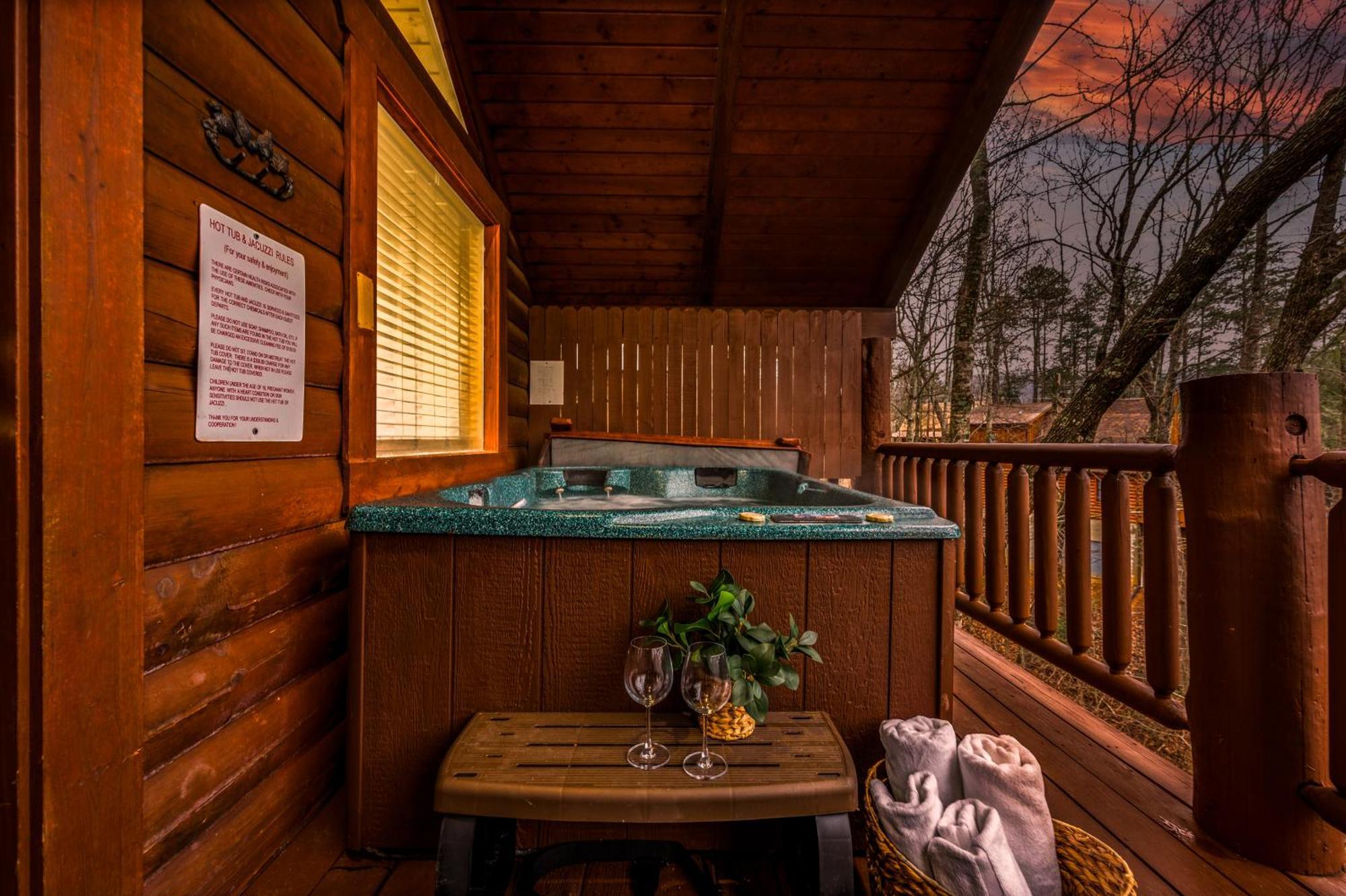 סביירוויל Log Cabin, Hot Tub, Fireplace, Pool Table & Views! מראה חיצוני תמונה