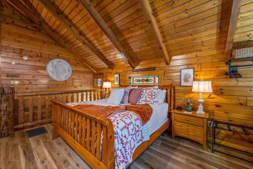 סביירוויל Log Cabin, Hot Tub, Fireplace, Pool Table & Views! מראה חיצוני תמונה